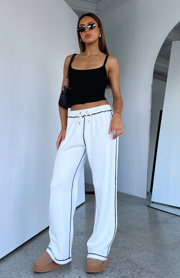 https://cdn.shopify.com/s/files/1/0263/6018/4892/files/MONDAY_MOOD_LOW_RISE_PANTS_22.08..23_02_612x.jpg?v=1692921383