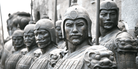 soldats en terre cuite attendant le baume de combat