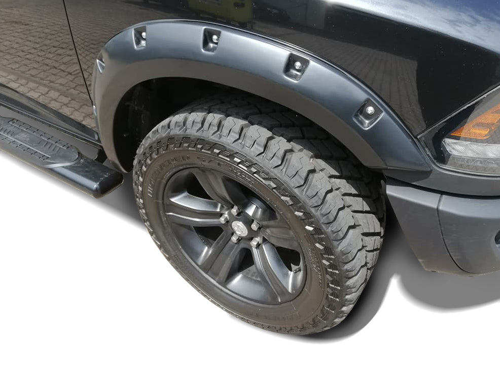 Fender flares 20 mm 4 pieces (made of black hard rubber)