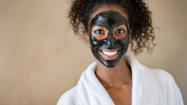 woman with sea moss face mask