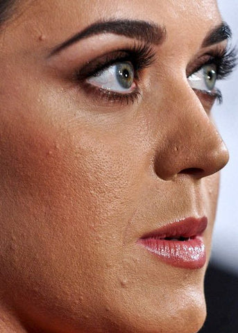 Katy Perry, Skincare, Makeup, Cakey Makeup, Tips, Glowy Skin