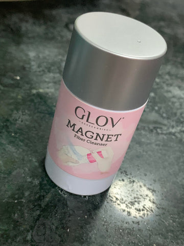GLOV On-The-Go Hydro Cleanser All Skin Type makeup removing glove review, recommended for daily makeup and skincare routine, easy to clean with GLOV Magnet Cleansing Product