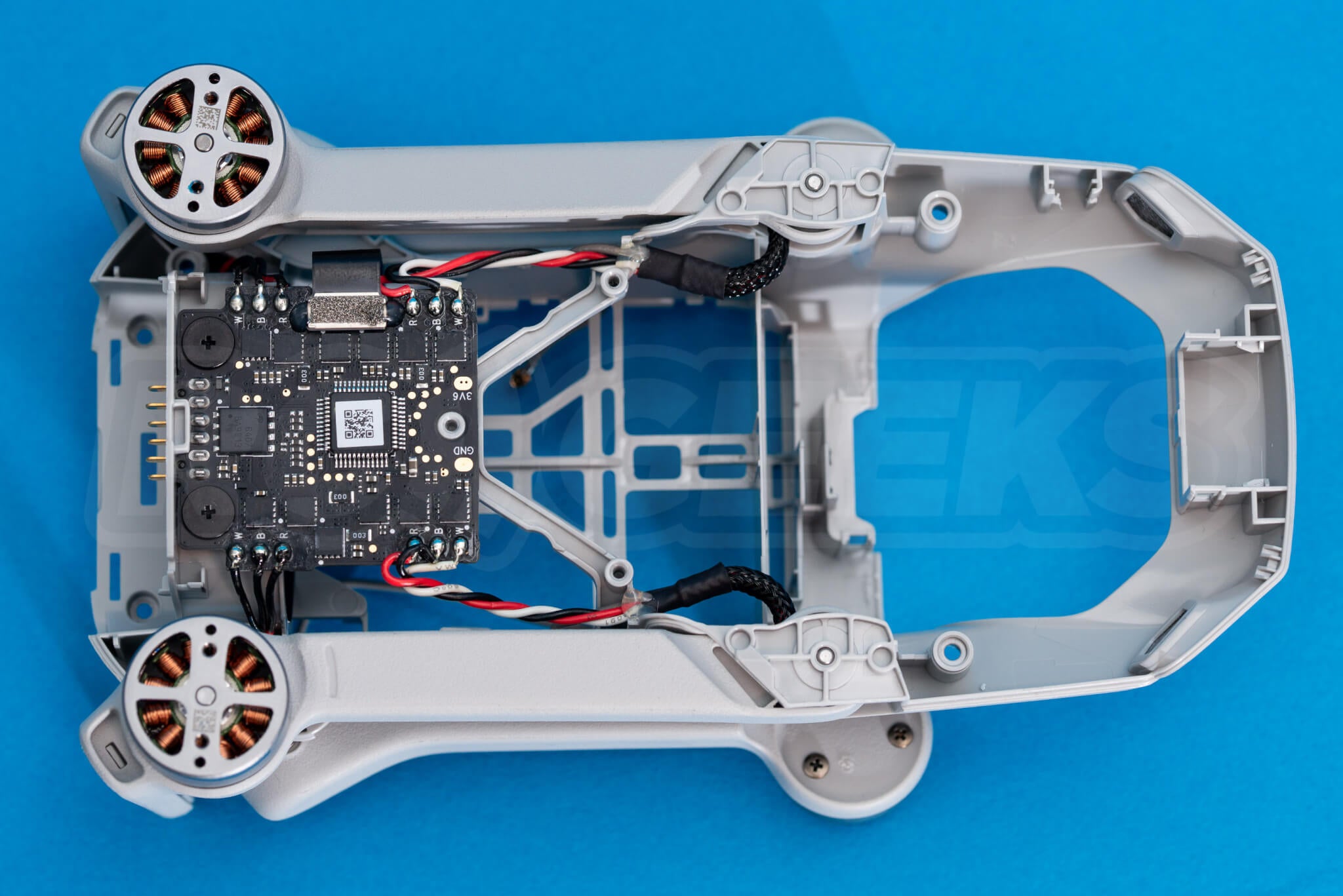 DJI Mavic Mini drone teardown guide repair detail feature