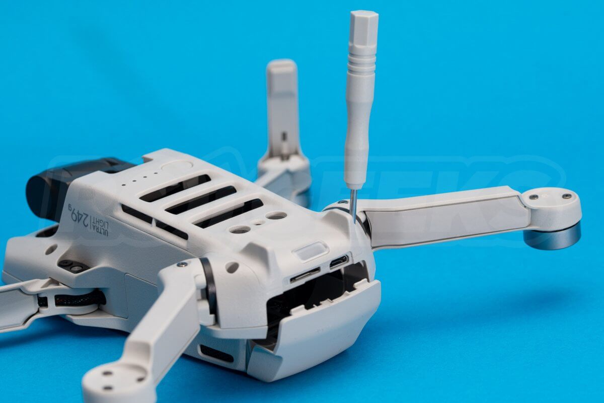 DJI Mavic Mini drone teardown guide repair detail feature