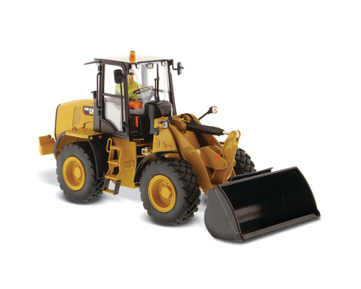 1:50 Cat® 906M Compact Wheel Loader — Diecast Masters America