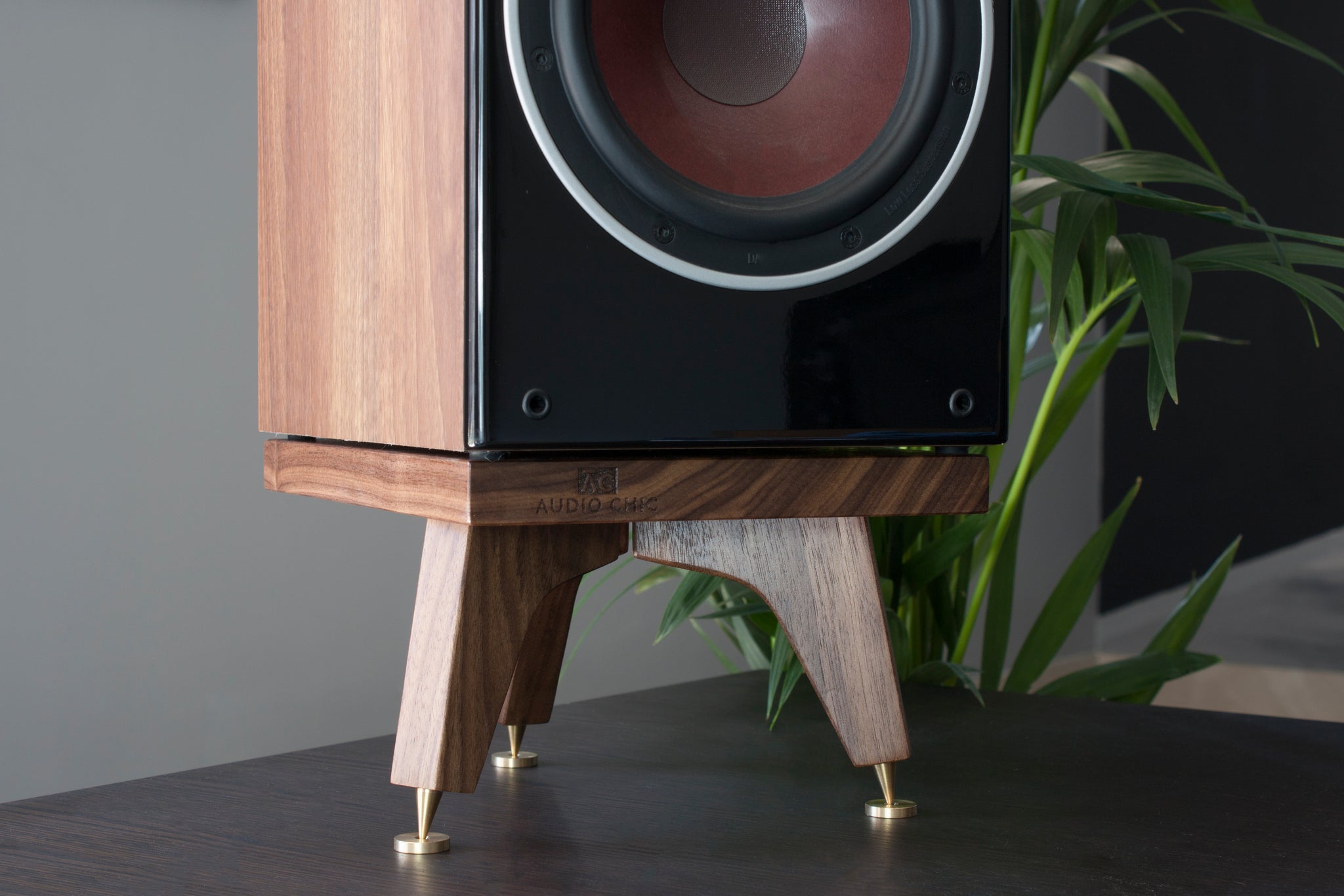 hairpin leg speaker stand