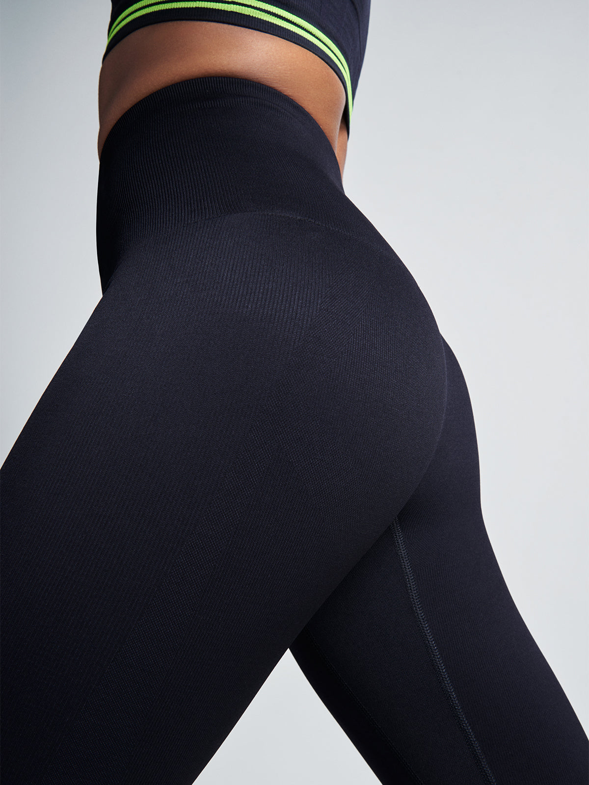Has anyone ran in LNDR leggings? Would you recommend for long distances? :  r/running