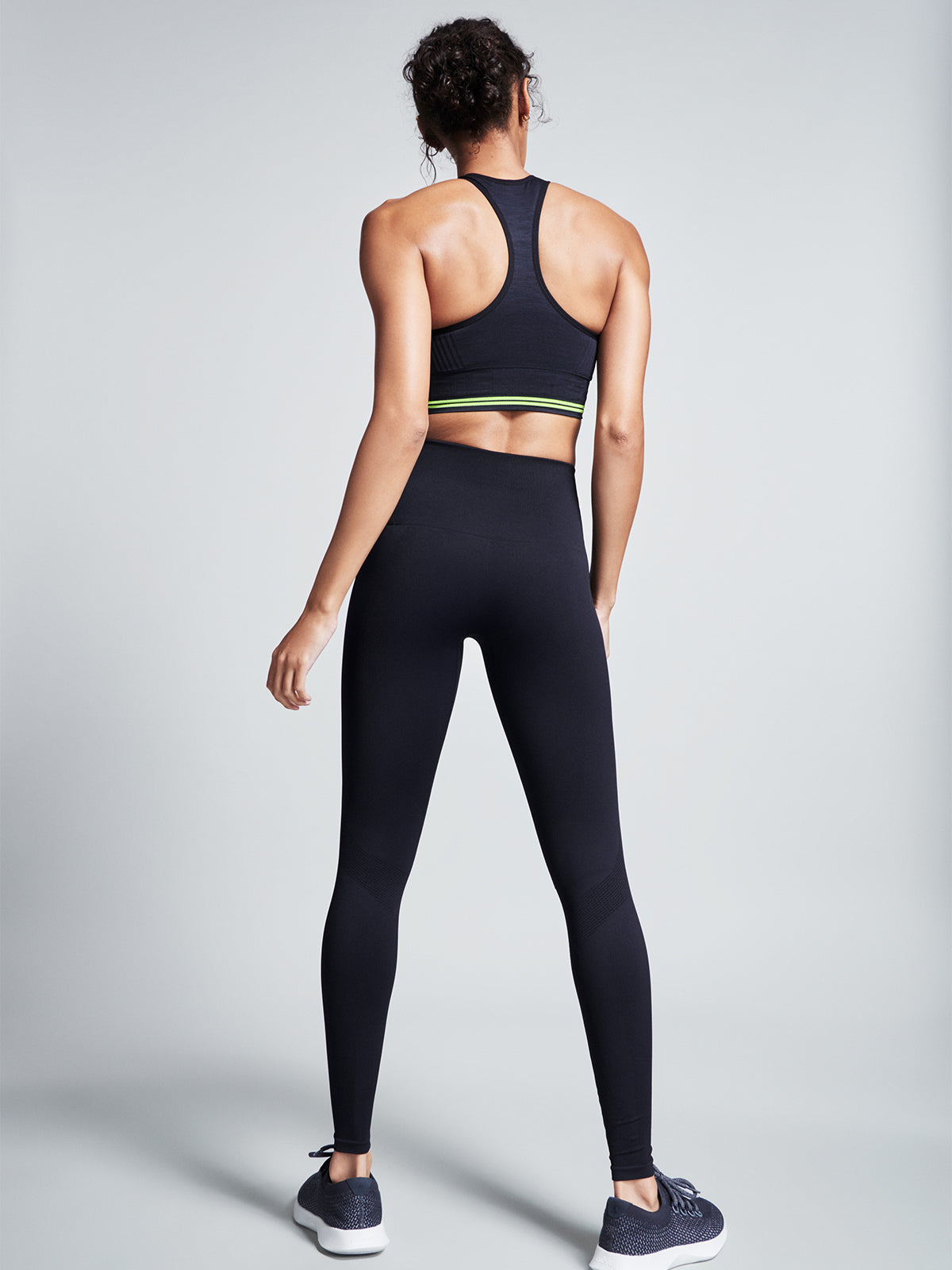 THE STREAMLINE 8/8 Legging Black – LNDR US