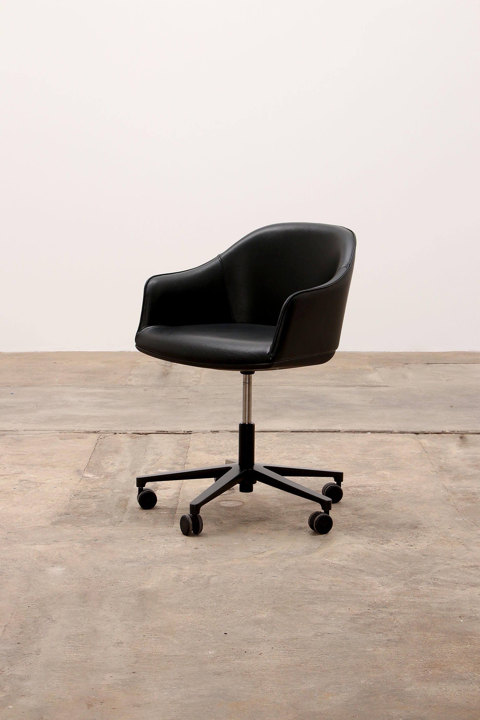 kraai Antagonist kalligrafie Vitra softshell office chair design by Ronan &amp; Erwan Bouroullec. –  Timeless-Art