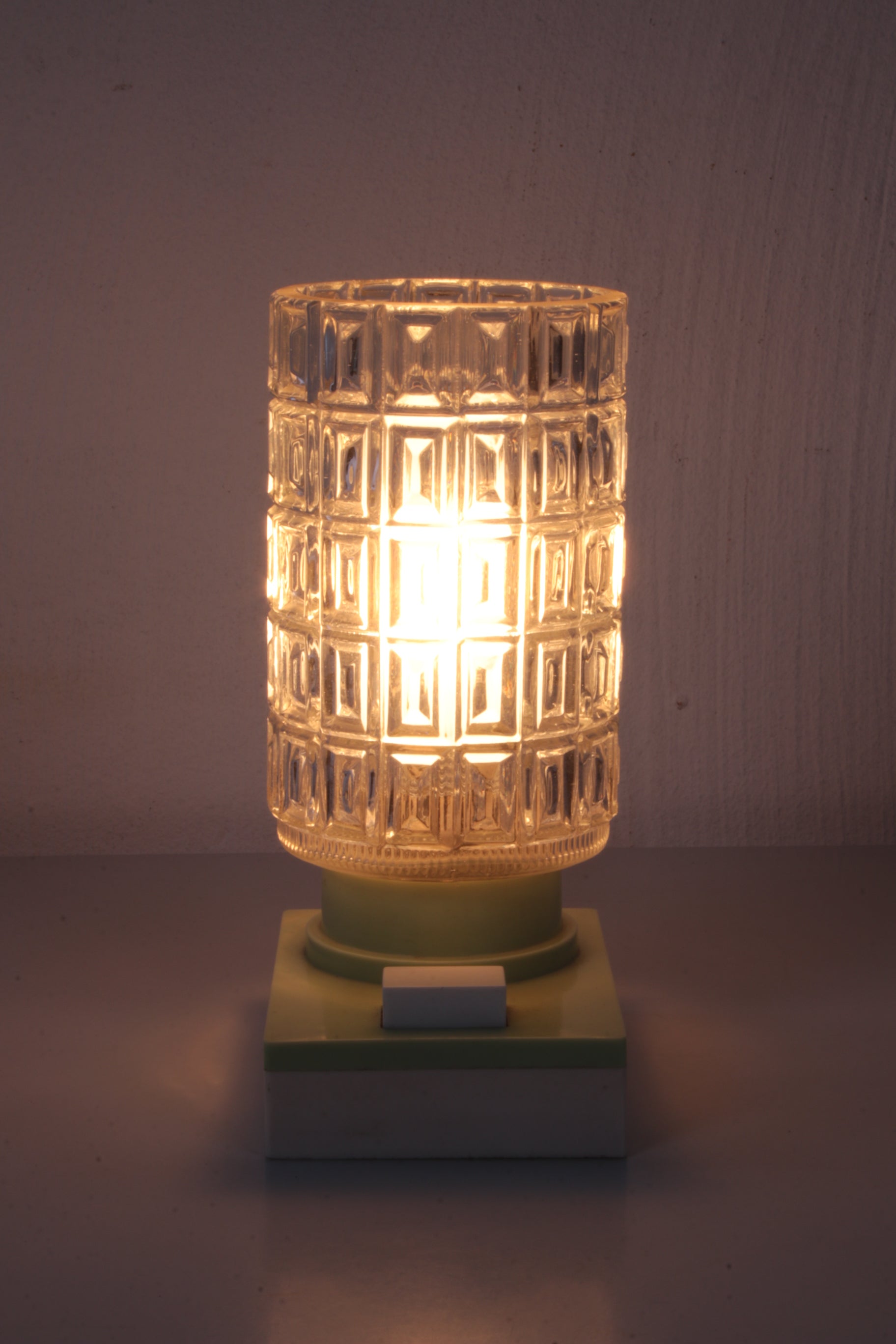 violist conjunctie maak je geïrriteerd Vintage nachtlampje mintgroen met een orgineel glas jaren70 – Timeless-Art