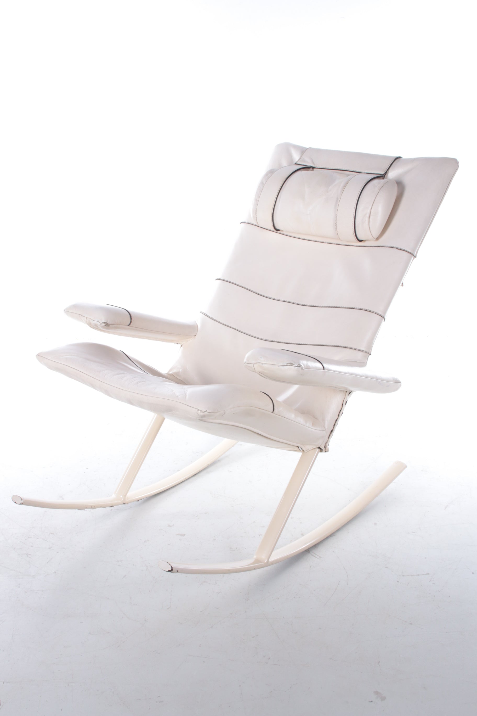 ontsmettingsmiddel amplitude Verlichten White leather rocking chair Design by Jori,Belgium 1960s – Timeless-Art