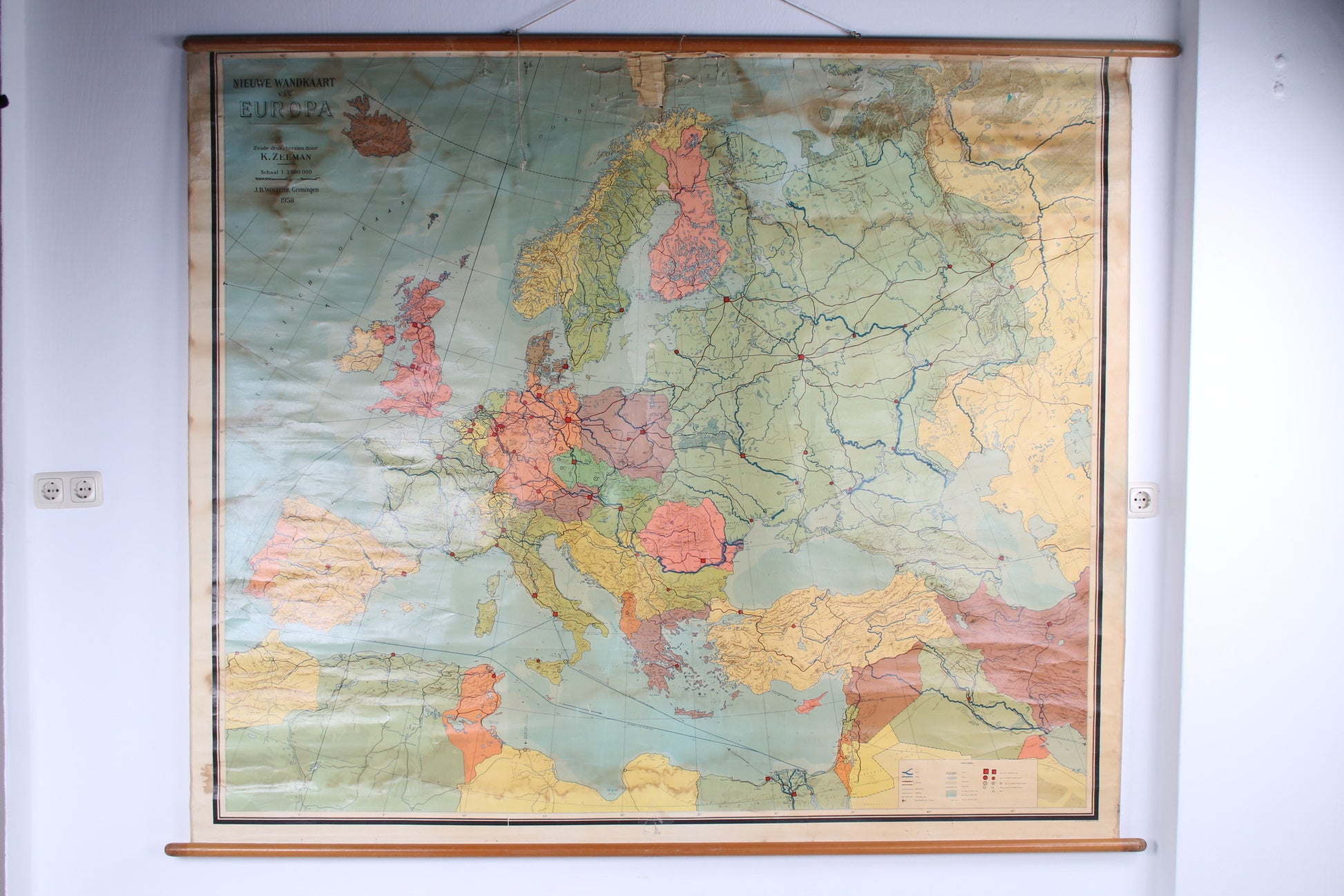 Een nacht Poort Nathaniel Ward Mega large map of europe 1960s on linen. – Timeless-Art