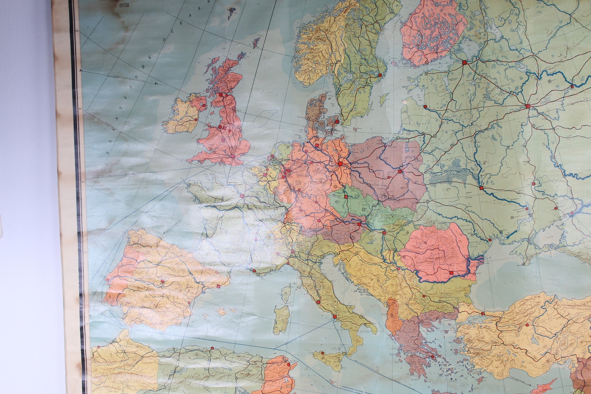 Literatuur kip Editie Mega grote landkaart van europa 1960 op linnen jaren60. – Timeless-Art