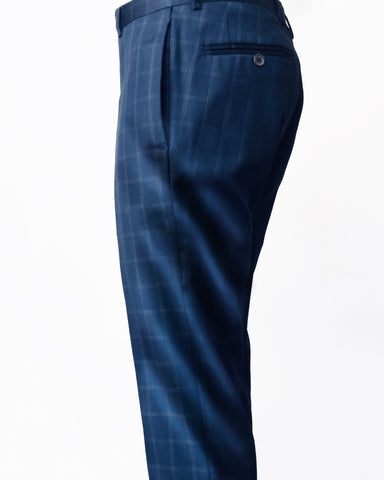 Trousers with twisted leg