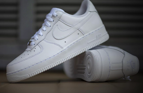 NIKE AIR FORCE 1 '07 LV8 UTILITY BOTA BLANCA Y NEGRA