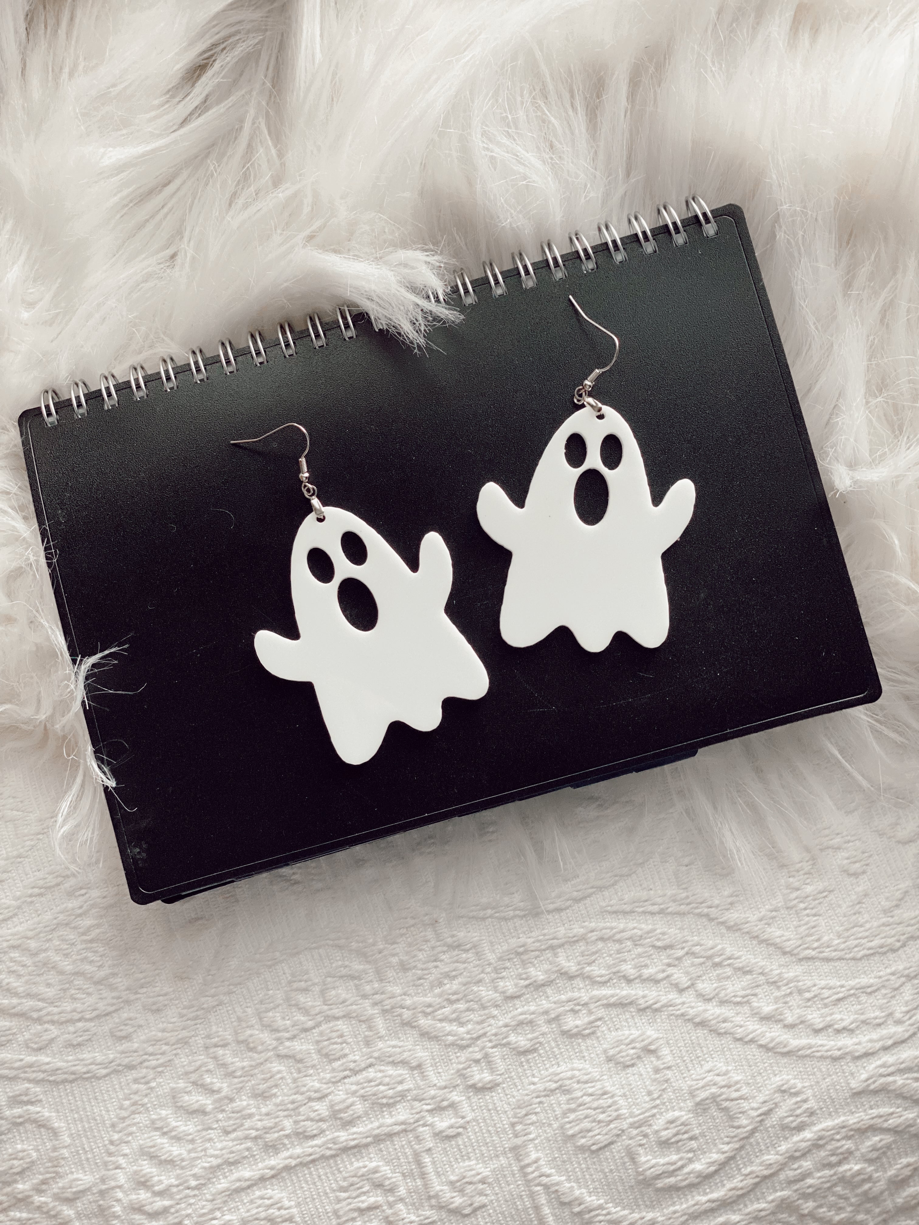 Boo bees ghost š» earrings set