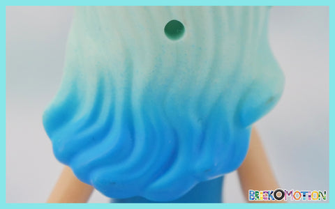 A close up look at the spray paint on the LEGO Elves hair