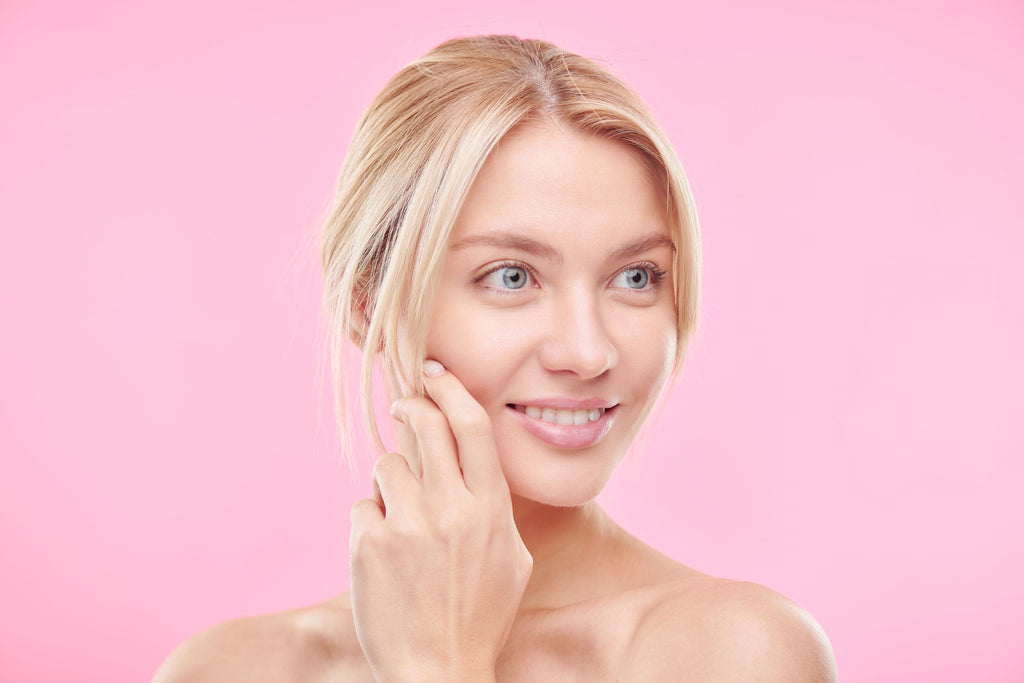 La limpieza facial es el primer paso fundamental para el control de la piel grasa y con acne