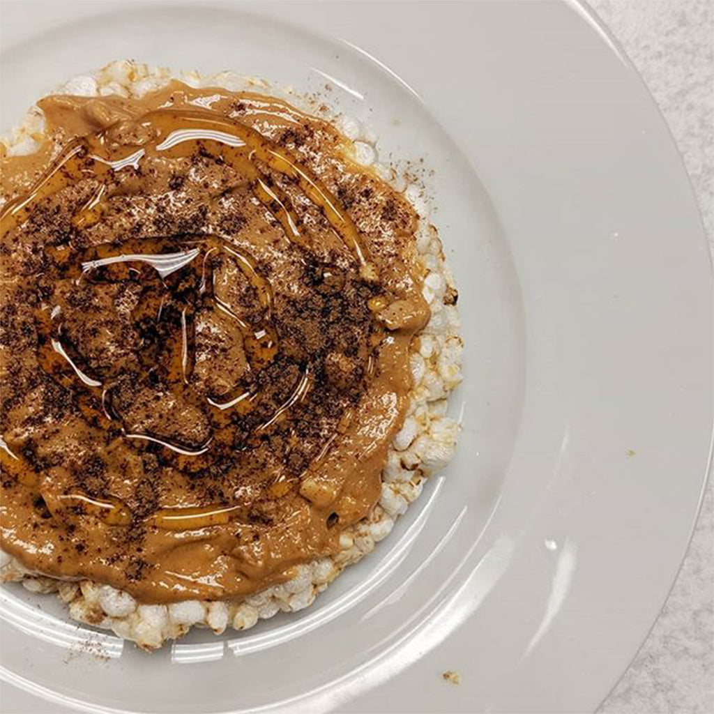 Rice cakes with honey & cinnamon