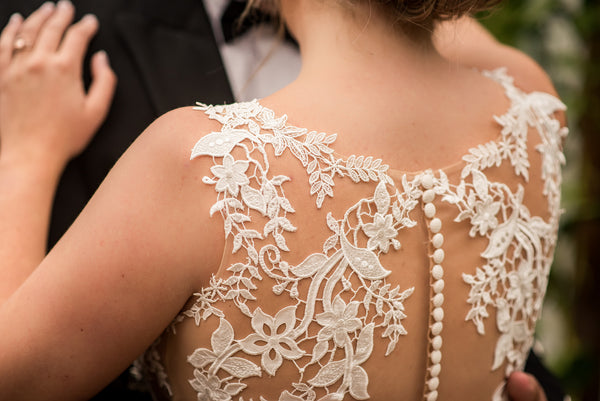 Bride's beautiful lace dress details