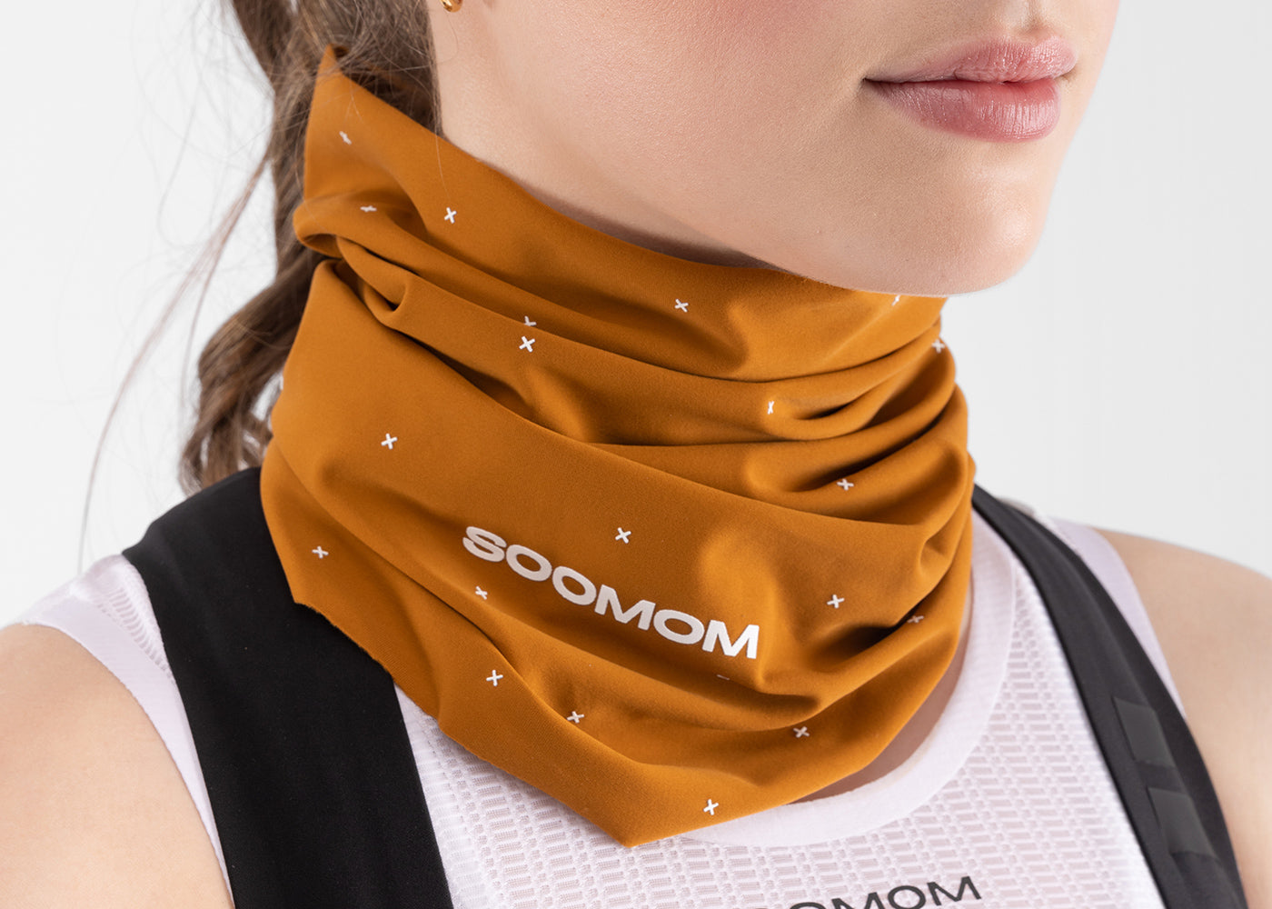 product_allaroundcyclingneckwarmer_brown_studio_02.jpg__PID:874f13fe-d52c-419e-af69-60f1dd7889a3