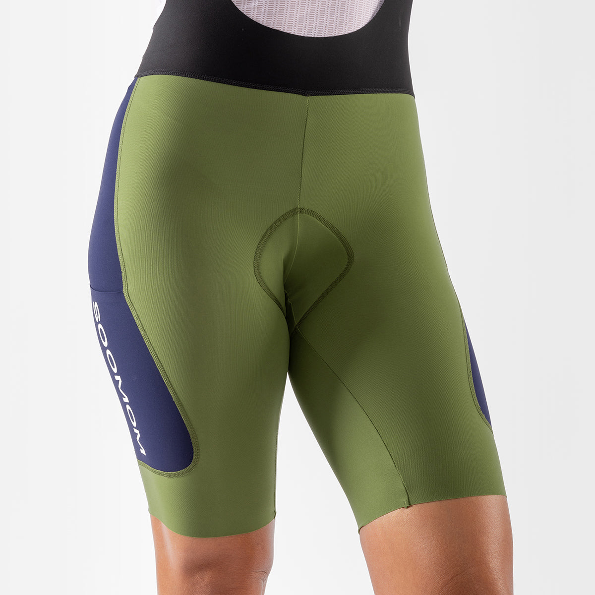 product_womensallroundcargobibshorts_navyolive_studio_02.jpg__PID:5f3d4624-0bbd-4c83-b240-343848408330