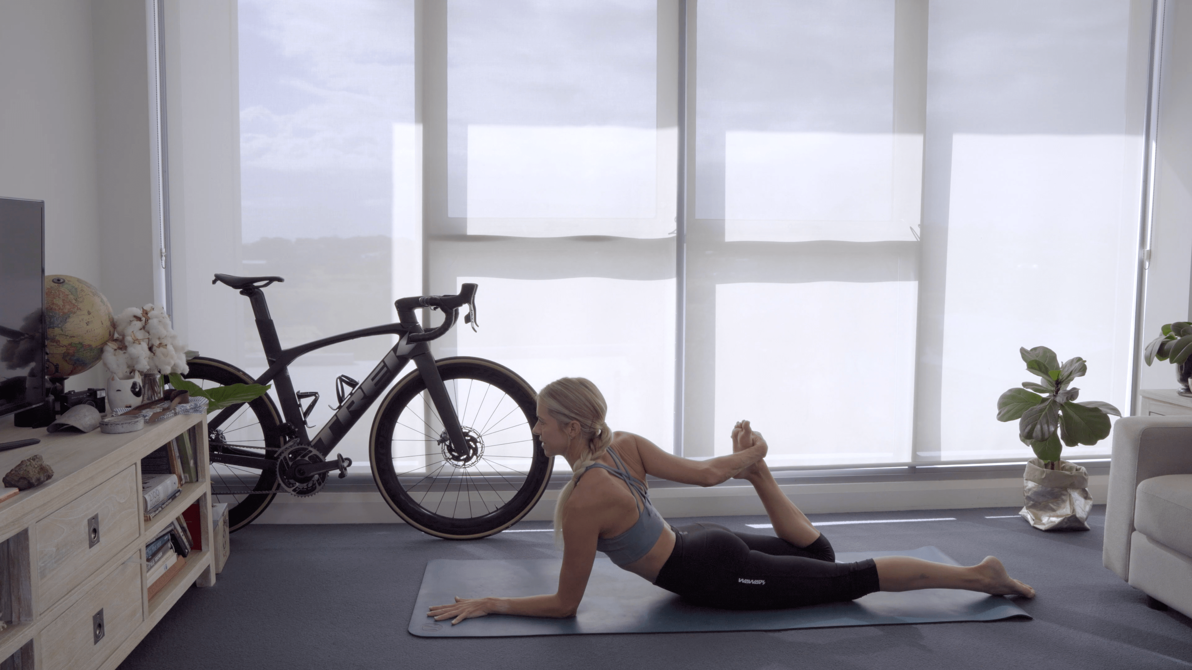 Half Frog Yoga Cycling