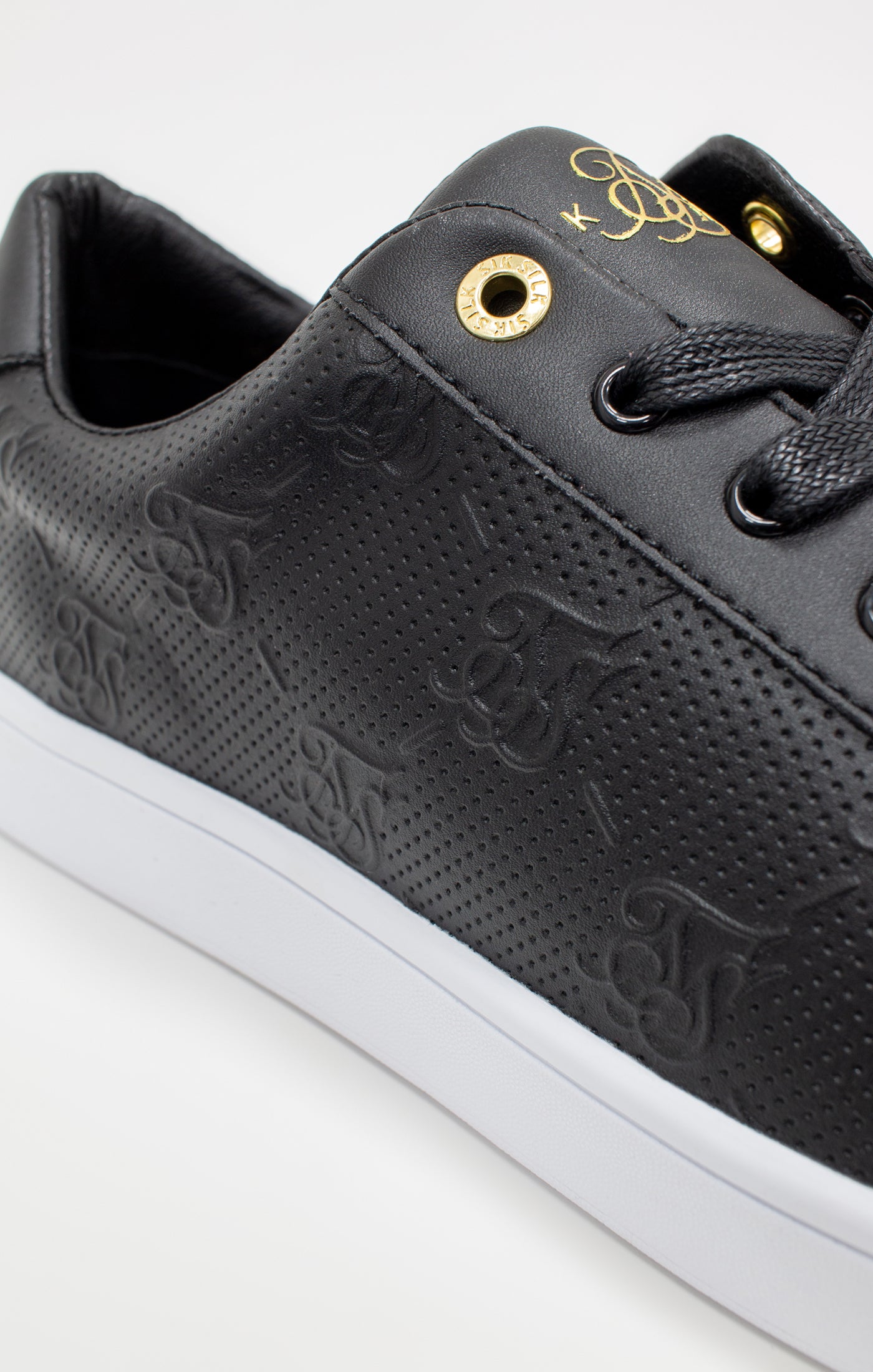 Load image into Gallery viewer, Black Juniors Low-Top Casual Monogram Trainer (4)