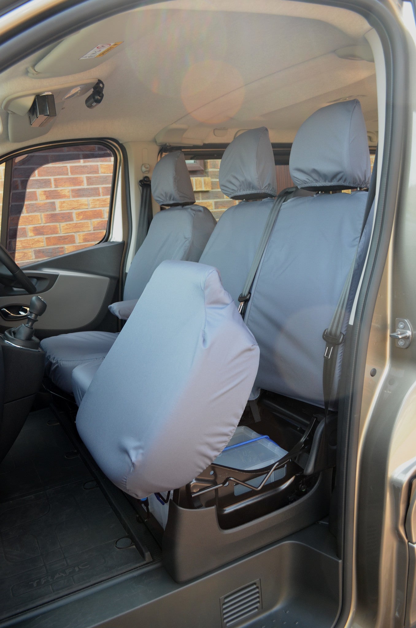 new vauxhall vivaro minibus 9 seater