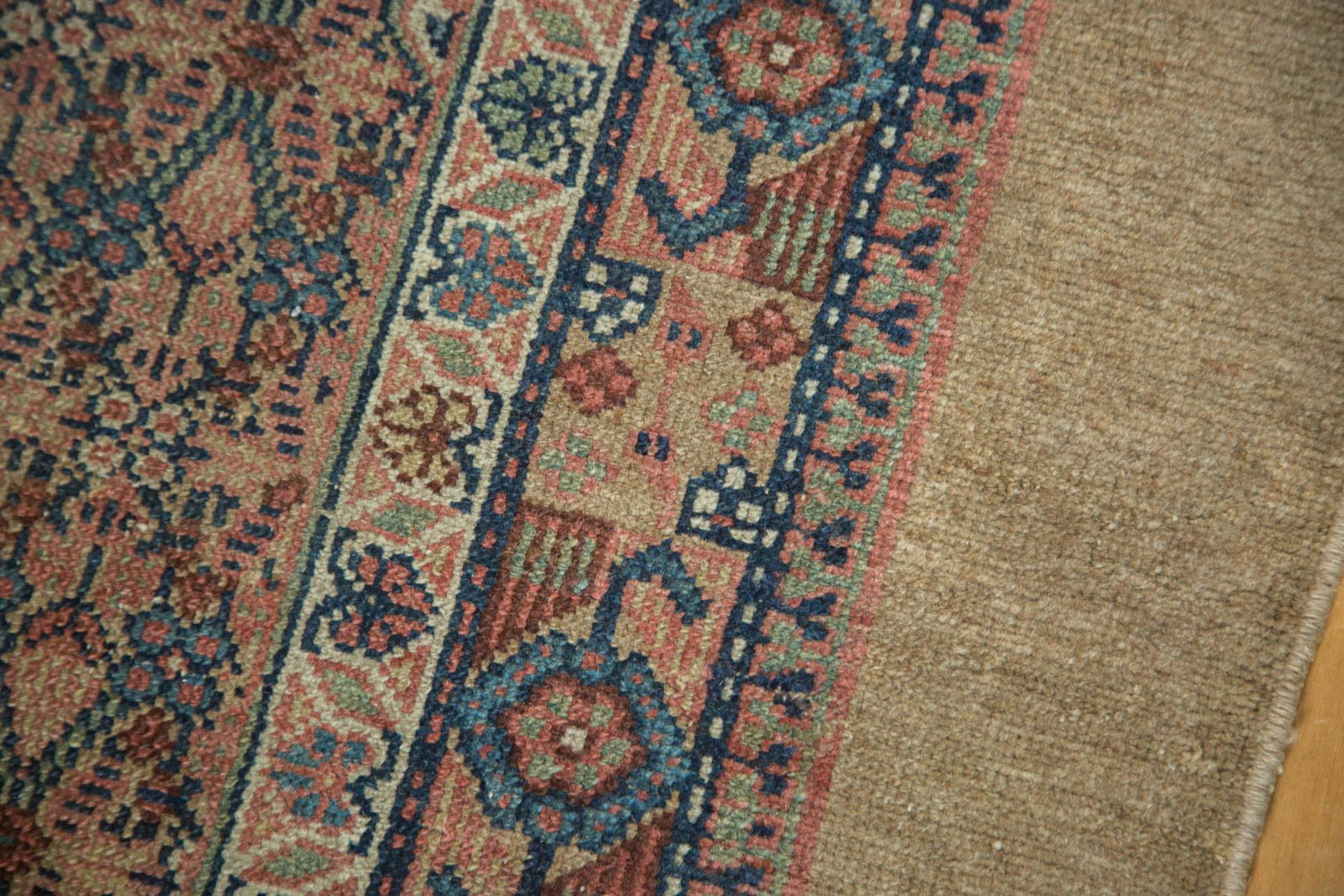 3.5x13.5 Antique Camel Hair Serab Rug Runner / ONH item ee002853