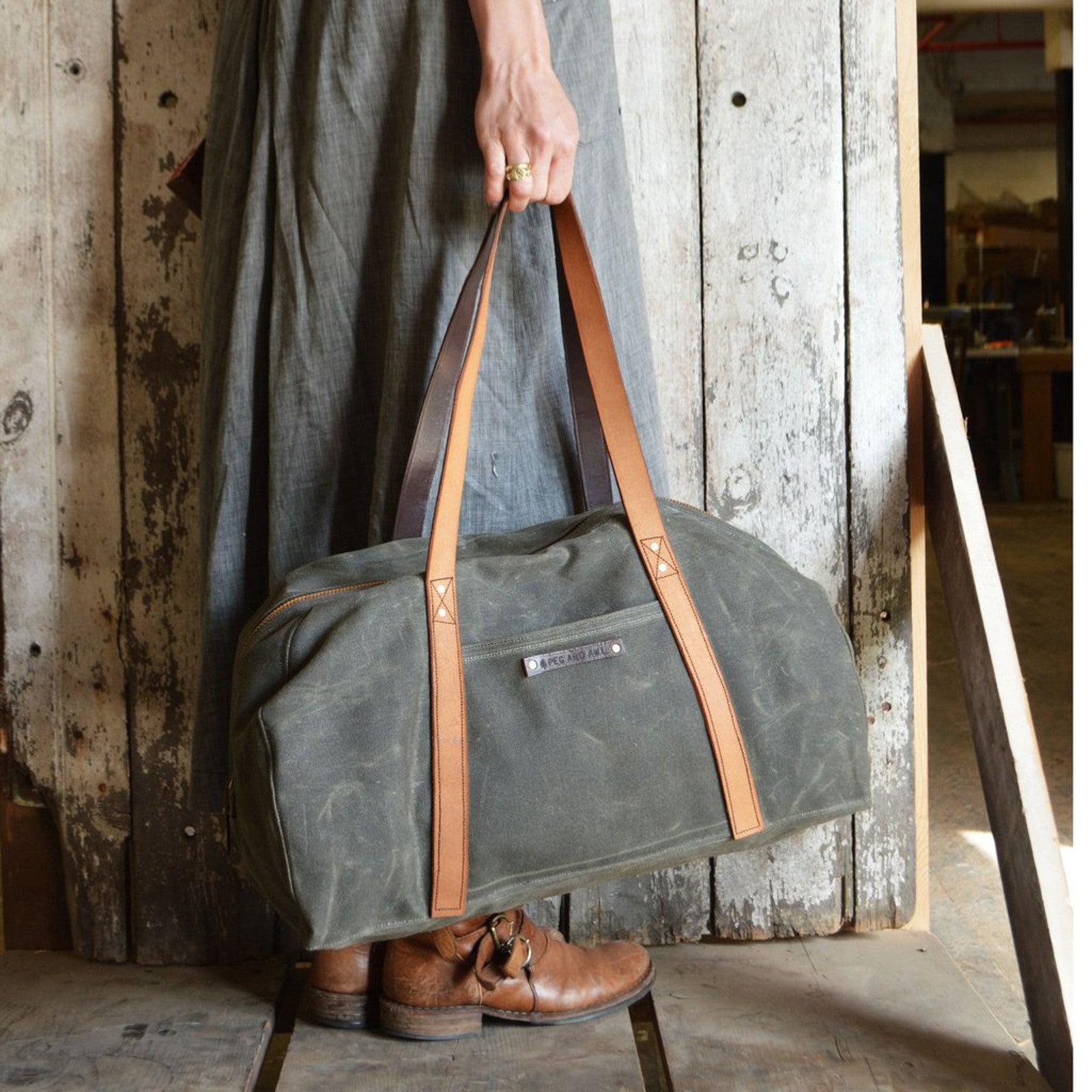 Peg and Awl Journey Duffle Bag Moss :: Old New House Accessories