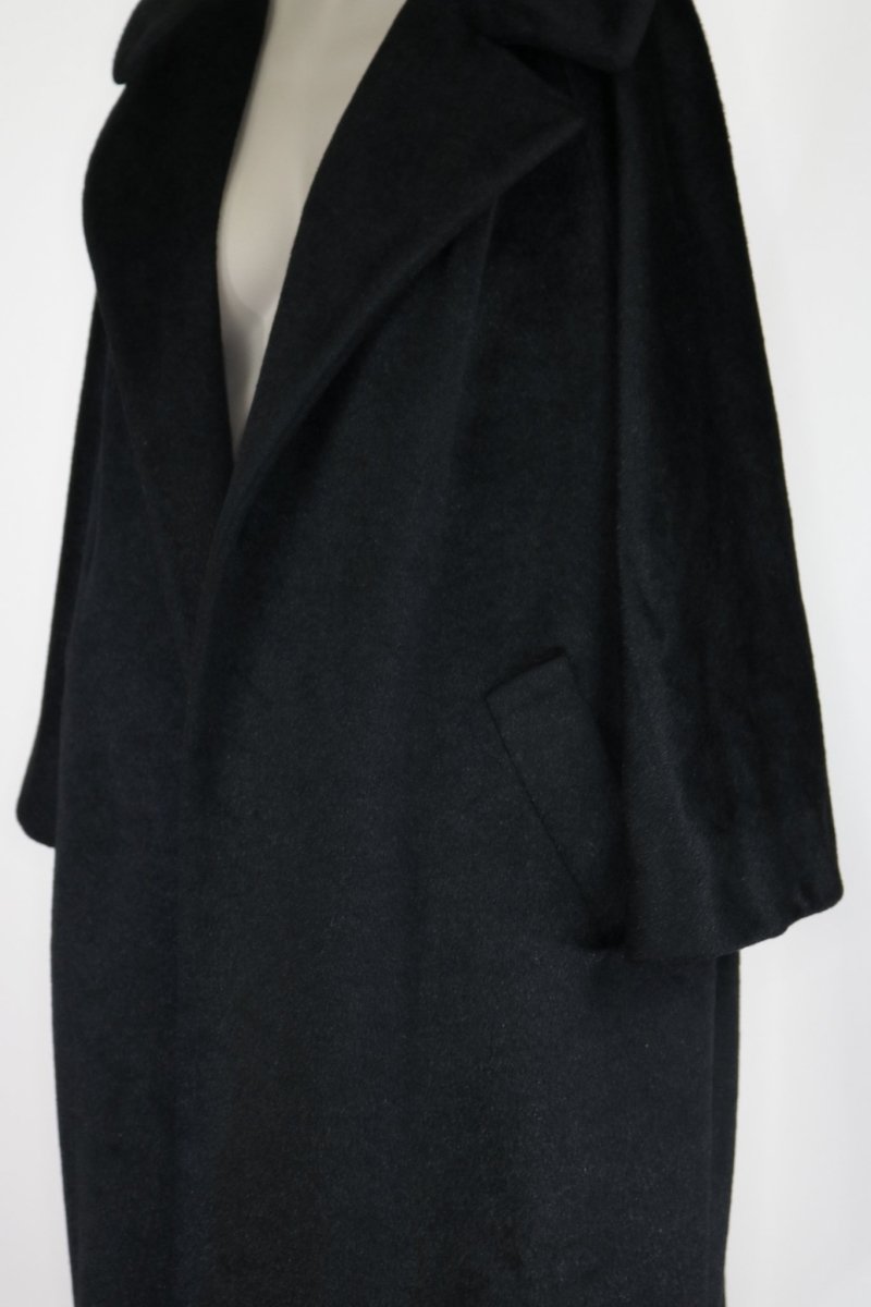 Designer 1960s Lilli Ann Black Clutch Coat | Floria Vintage