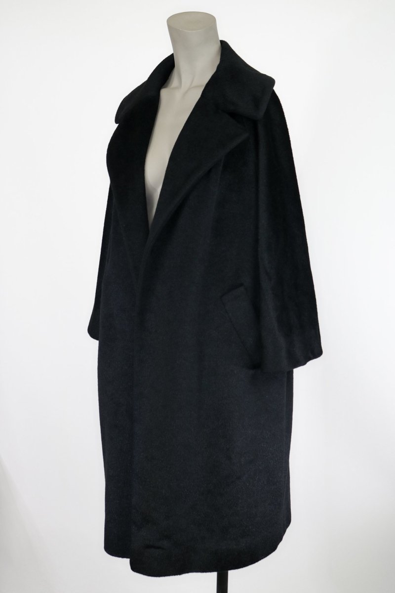 Designer 1960s Lilli Ann Black Clutch Coat | Floria Vintage
