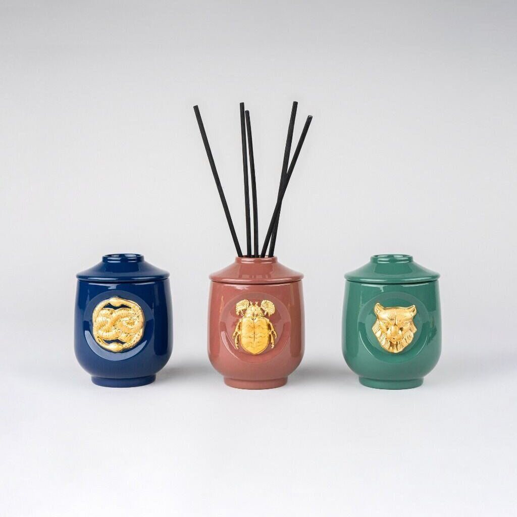 Diffuser in the Shape of a Snake for Perfume