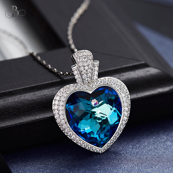 Como hada pasajero ▷ Collar corazón azul zafiro con cristales Swarovski – BREEZE Jewelry