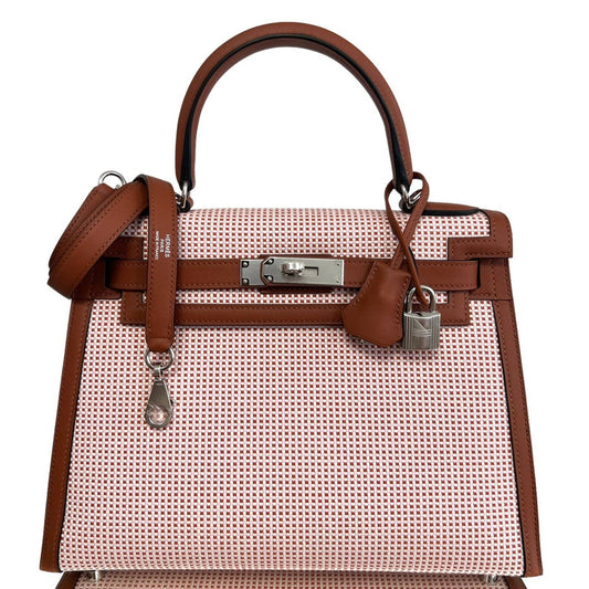 Hermès Kelly Danse Ii Bubblegum Pink 5p Ostrich Palladium Hardware in 2023