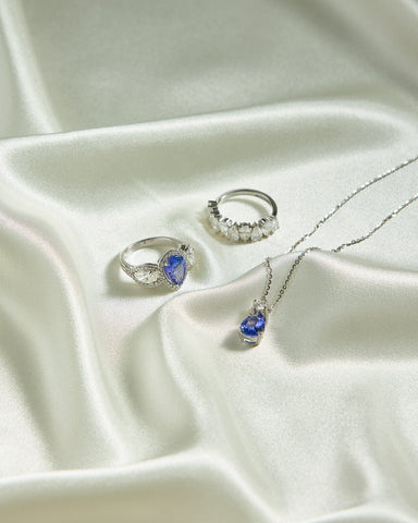 Sapphire engagement ring and matching jewellery by Artelia Jewellery Melbourne