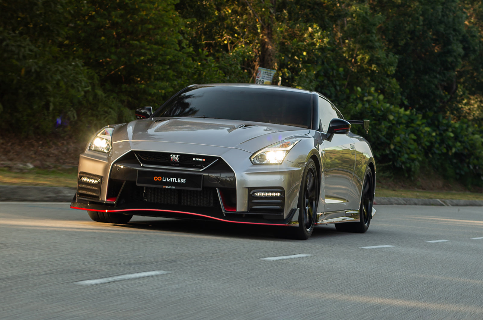 Nissan GTR – Supergloss Metallic Silver