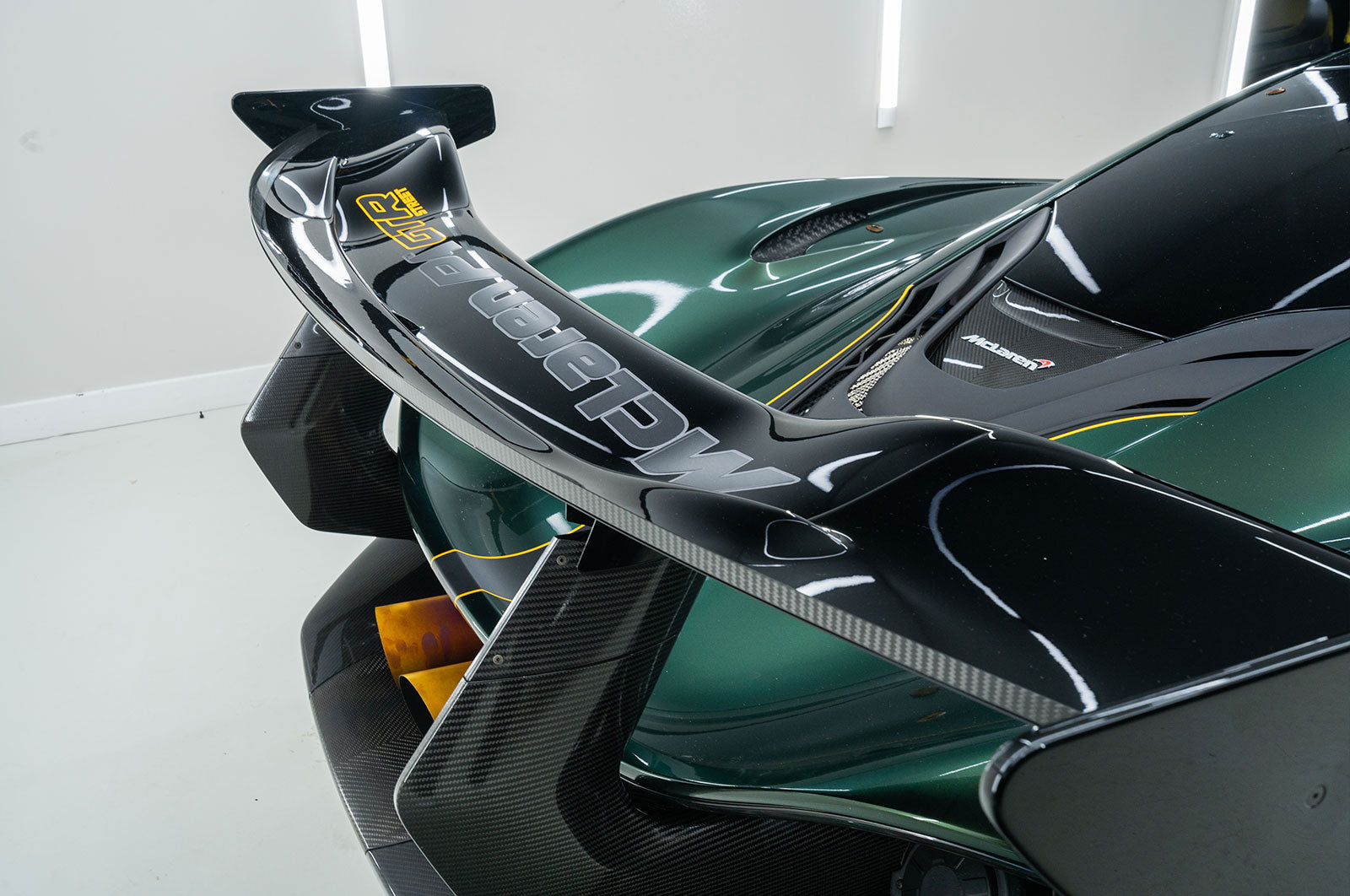 McLaren P1 - Supergloss Metallic Midnight Green