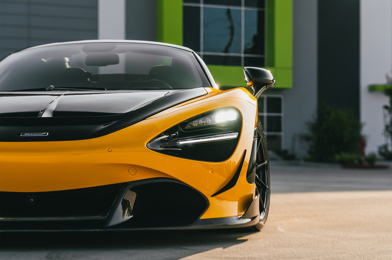 McLaren 720S - Supergloss Metallic Dandelion Yellow