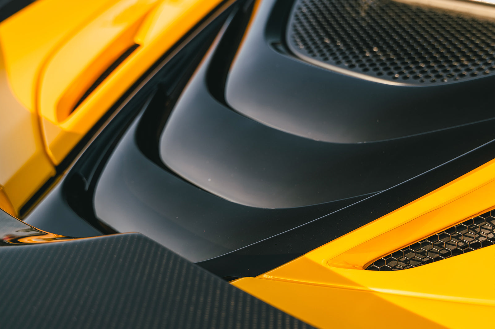 McLaren 720S - Supergloss Metallic Dandelion Yellow