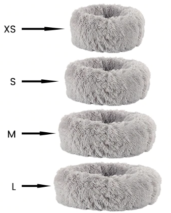 Différentes tailles d'un coussin pour chat gris