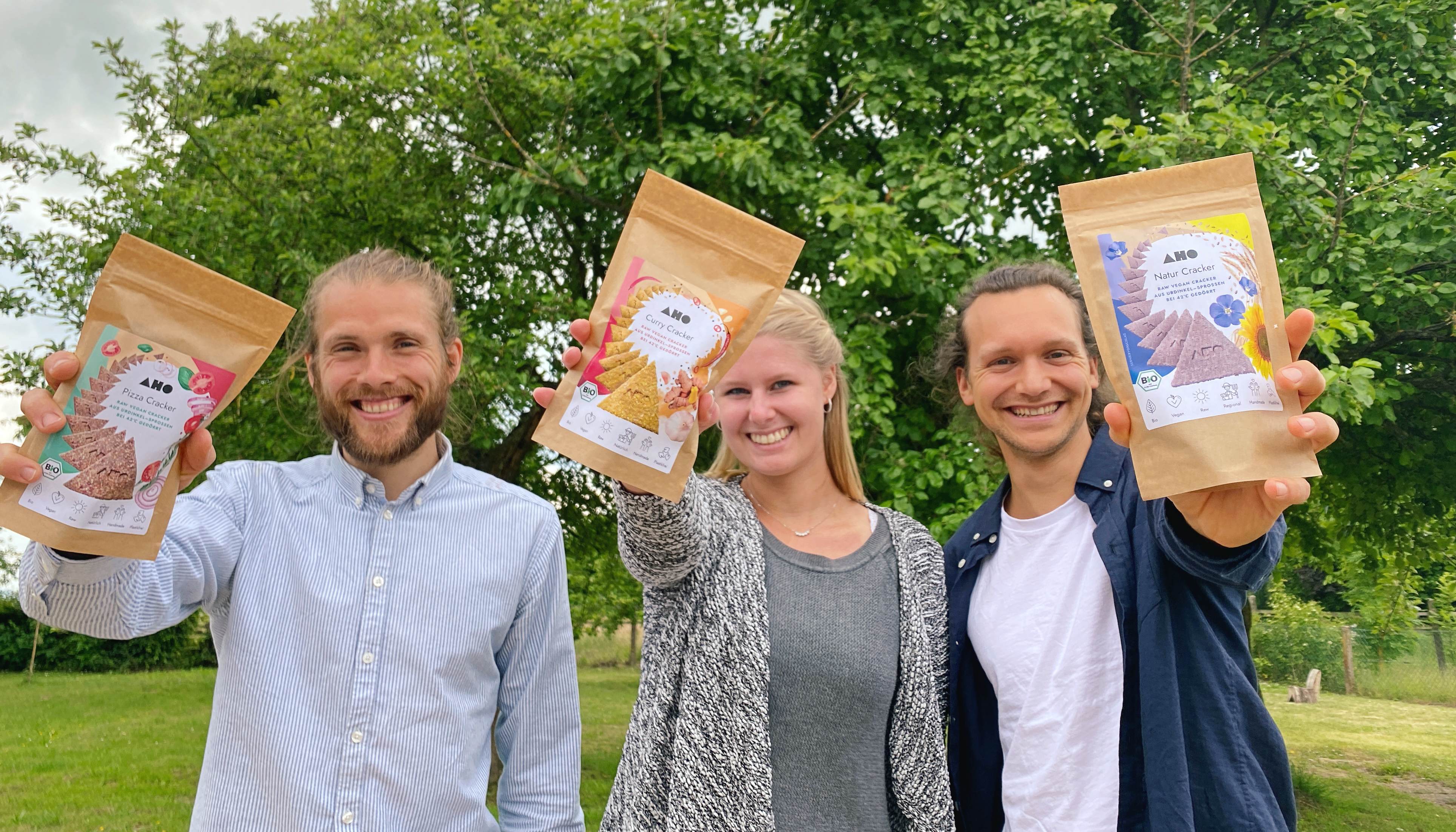 aho design team unternehmen alex jannis jessi cracker vegan unternehmer startup