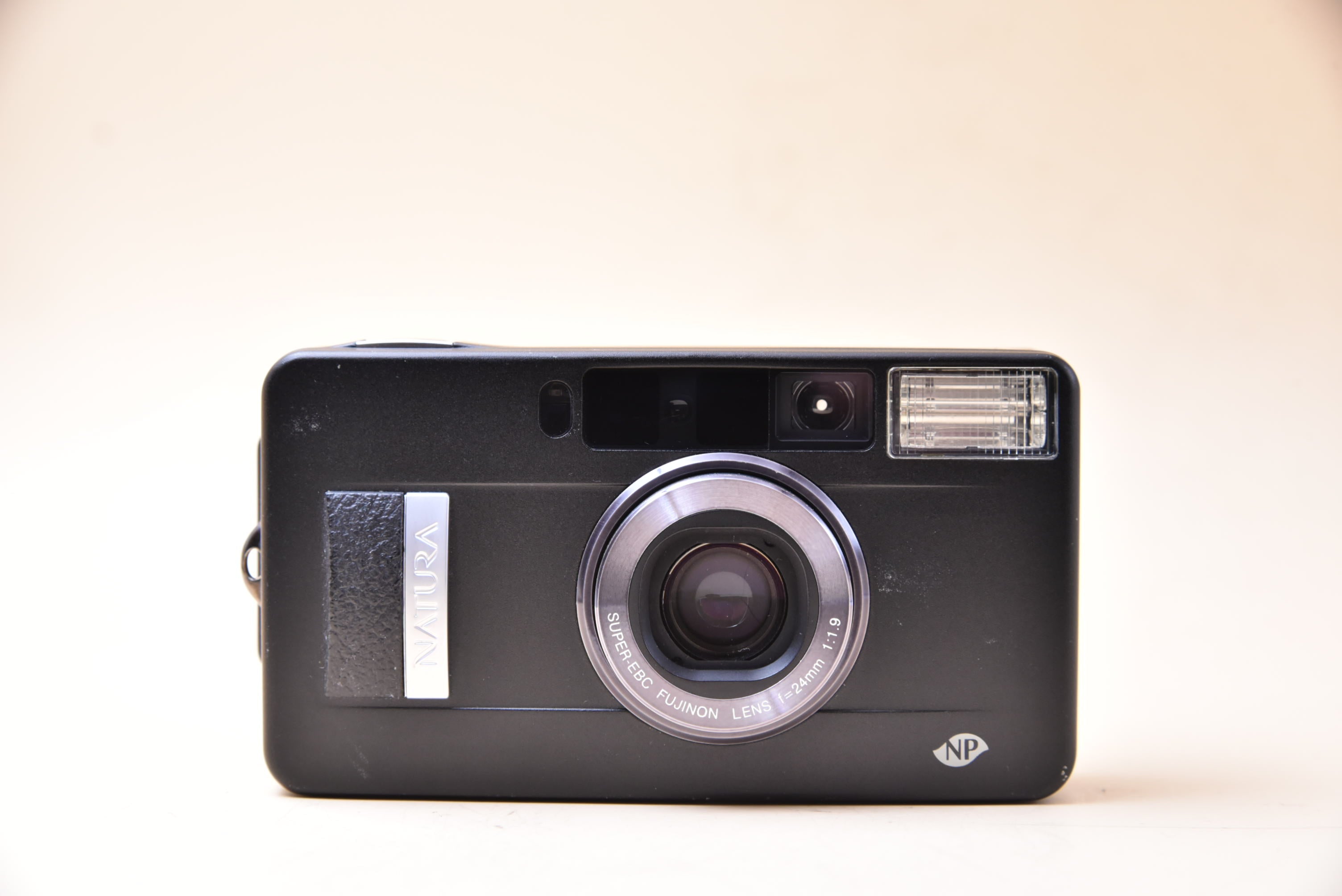 Fujifilm Natura Black F1.9