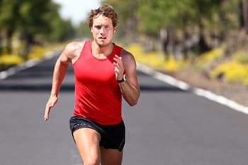 Sportler beim anaeroben Ausdauertraining