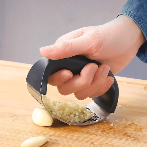 garlic crushing tool