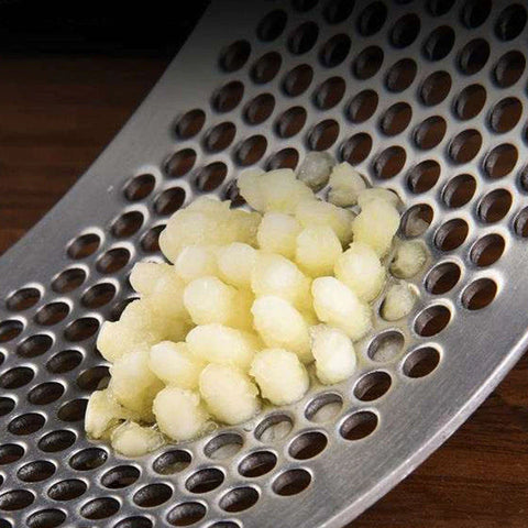 garlic crushing tool