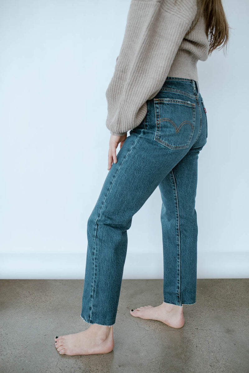 Levi's: WEDGIE STRAIGHT SALSA ROLL – Alter Ego Fashions