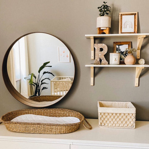 Table à langer pour bébé, chambre neutre