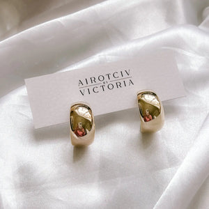 Cassie Hoops - Traveling Chic Boutique, VA